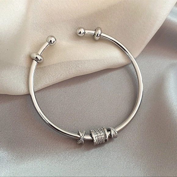New Classic Silver Tone Cuff Bracelets - Picture 1 of 6